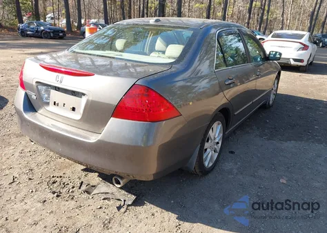 2006 Honda Accord 3.0 Ex z USA, uszkodzony, nr VIN 1HGCM66896A007583